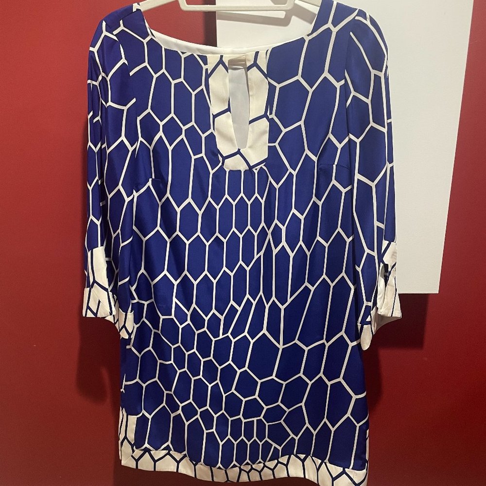 Alice & Trixie 3/4 Sleeve Shift Dress with Keyhole Front Size S (Excellent Cond)